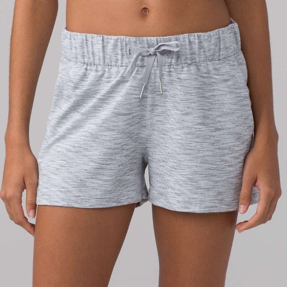 lululemon athletica Women's On The Fly Short - Light Gray Size 8